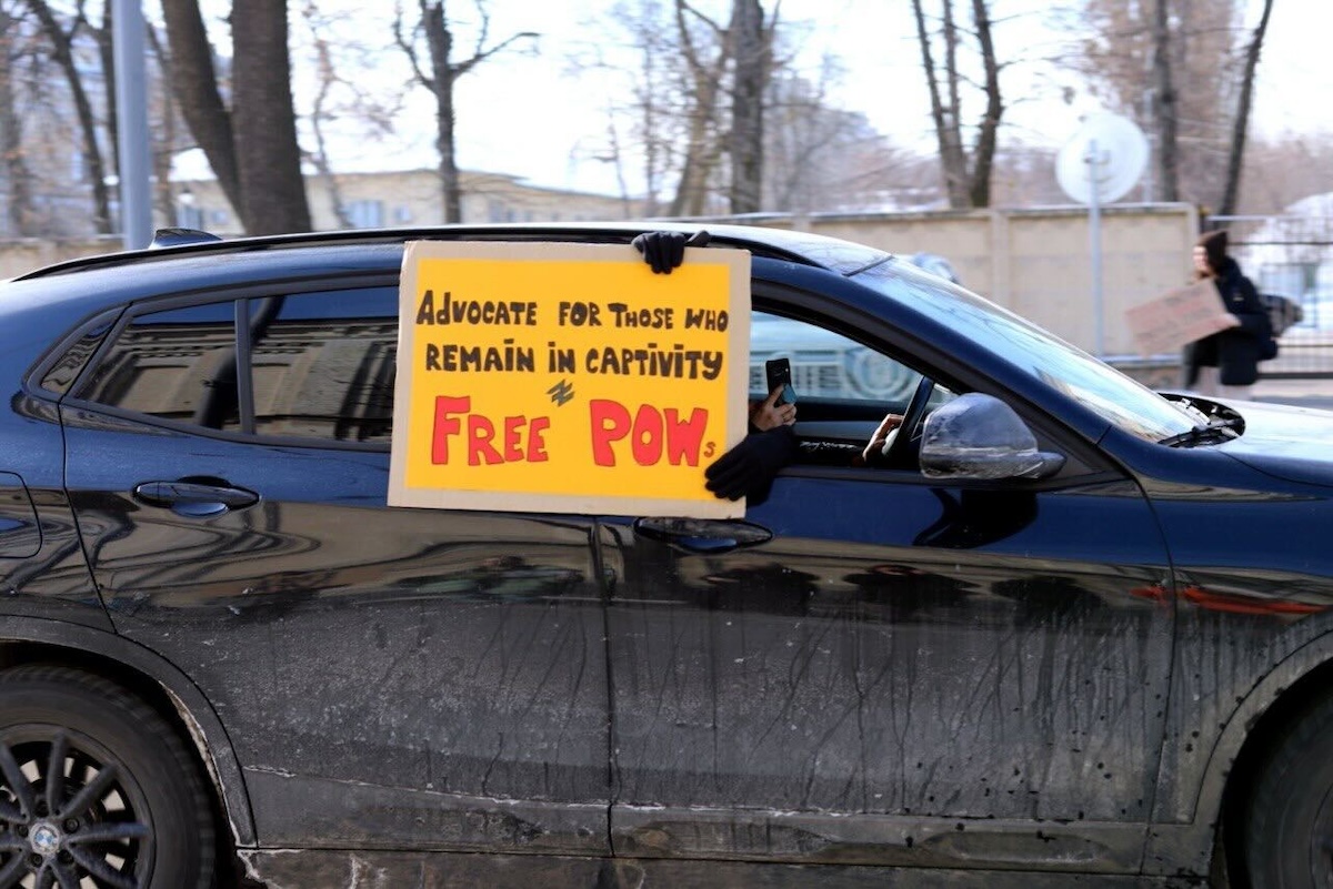 Wöchentliche Demo für die Freilassung aller ukrainischen Kriegsgefangenen aus russischen Lagern am 23. Februar 2025 in Kyjiw, Foto © Peggy Lohse 