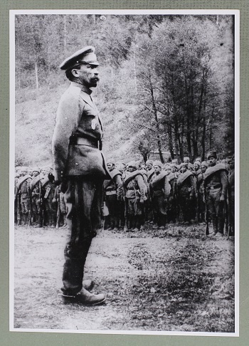 „Der kritische Punkt war der Auftritt von General Kornilow, der die Provisorische Regierung herausforderte. Der Bürgerkriegs-Mechanismus war in Gang gesetzt.“ / Foto © Kommersant-Archiv