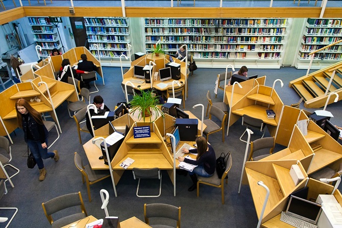 Noch setzt die „Schaninka“ ihre Arbeit fort – staatlich anerkannte Diplome ausstellen darf sie jedoch nicht. Foto © Moscow School of Social and Economic Sciences