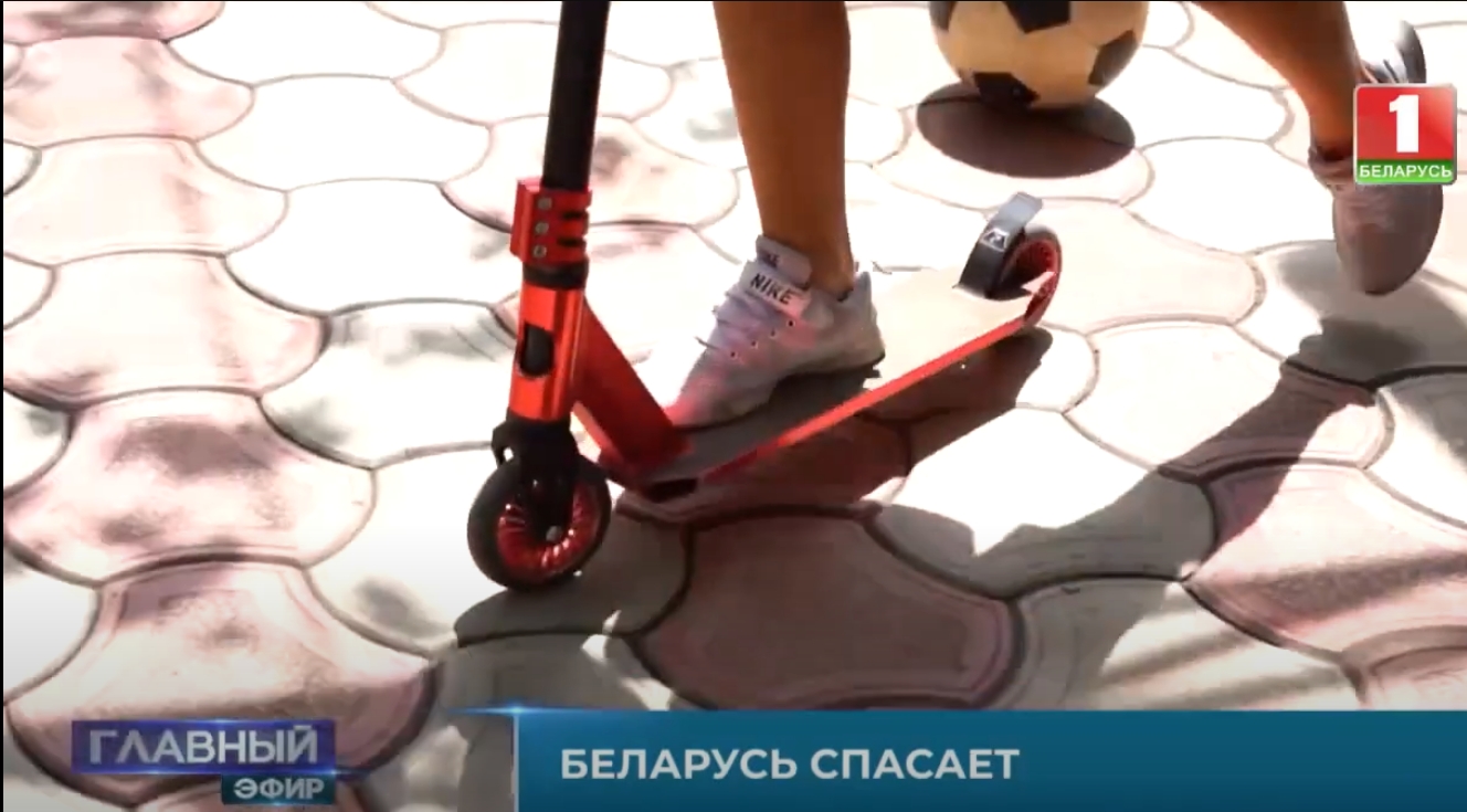 Screenshot / „Belarus rettet“, eine Propaganda-Reportage der Sendung Glawny Efir (deutsch etwa „Hauptsendung“) des belarussischen Staatsfernsehens über Sommerlager in Belarus für ukrainische Kinder aus den von Russland besetzten Gebieten im Donbas. / Video © Youtube-Kanal news.by